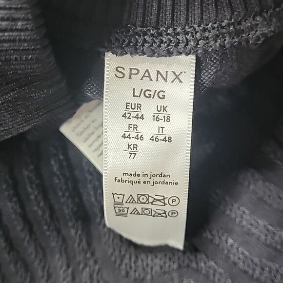 175 NWT Spanx Seamless Swirl Long Sleeve Shirt Size Large Black - Picture 7 of 8